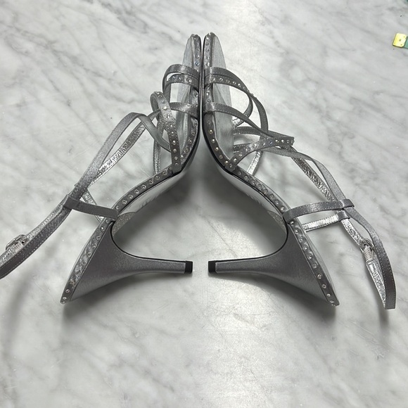 Adrianna Papell Silver Embellished Strappy Sandals NEW Size US8 - Picture 8 of 10